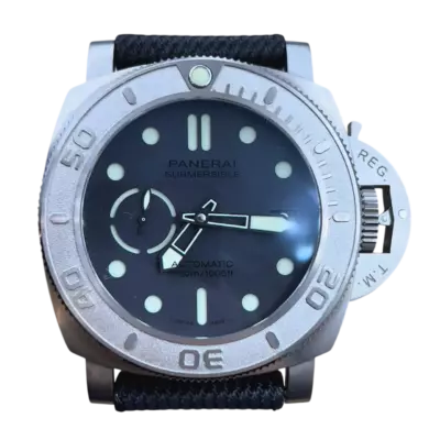 Panerai Submersible 42 мм с чёрным циферблатом