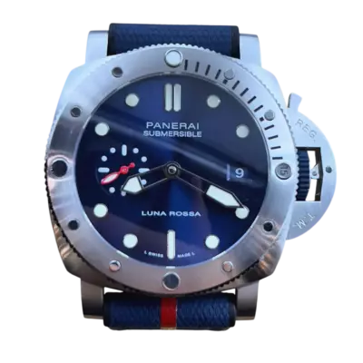 Panerai Submersible Luna Rossa 42 мм с тёмно-синим циферблатом